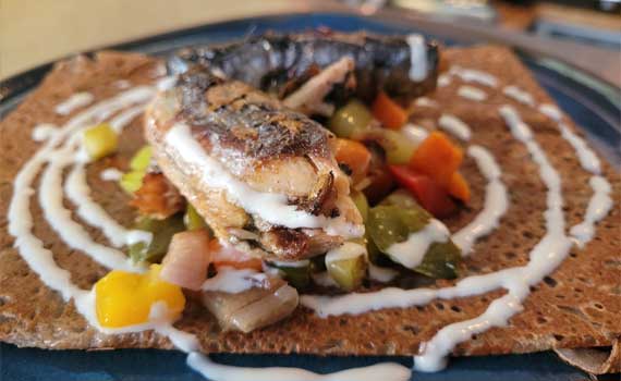 Galette, sardine, petits légumes